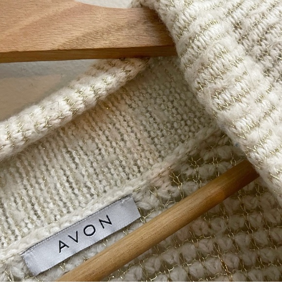 Vintage Avon Cream Knit Cardigan with Pockets Casual Chic Fall Winter Cozy - Picture 3 of 7